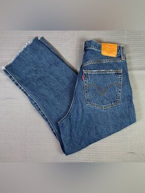 Levi’s Ribcage Straight Ankle Jeans Sz 31 High Rise Medium Wash Raw Hem